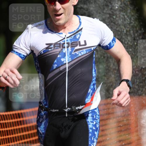 07.09.2025 - 19. Norderstedt Triathlon Michael Strokosch http://msf.ph/oto/8816837 07.09.2025 11:47:03 Laufen 296, 1191 meine-sportfotos.de