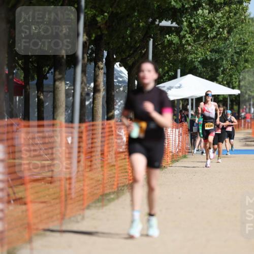 07.09.2025 - 19. Norderstedt Triathlon Michael Strokosch http://msf.ph/oto/8816843 07.09.2025 11:47:12 Laufen 1159 meine-sportfotos.de