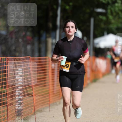 07.09.2025 - 19. Norderstedt Triathlon Michael Strokosch http://msf.ph/oto/8816853 07.09.2025 11:47:13 Laufen 1158, 1159 meine-sportfotos.de