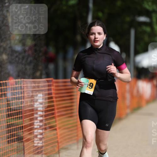 07.09.2025 - 19. Norderstedt Triathlon Michael Strokosch http://msf.ph/oto/8816865 07.09.2025 11:47:14 Laufen 1158, 1159 meine-sportfotos.de