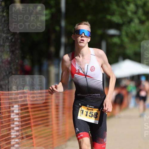 07.09.2025 - 19. Norderstedt Triathlon Michael Strokosch http://msf.ph/oto/8816928 07.09.2025 11:47:21 Laufen 1158 meine-sportfotos.de
