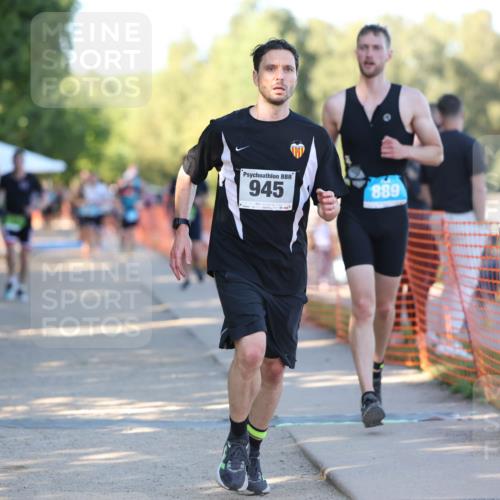 07.09.2025 - 19. Norderstedt Triathlon Michael Strokosch http://msf.ph/oto/8816965 07.09.2025 16:35:34 Laufen 362, 408, 446, 531, 889, 945, 1053, 1064, 1455, 1580 meine-sportfotos.de