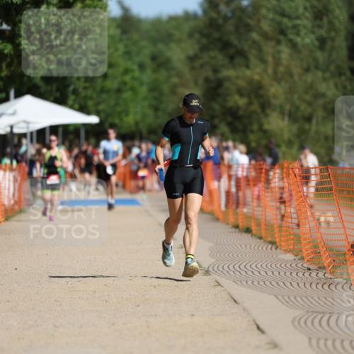 07.09.2025 - 19. Norderstedt Triathlon Michael Strokosch http://msf.ph/oto/8817031 07.09.2025 11:47:43 Laufen 1301, 1313 meine-sportfotos.de