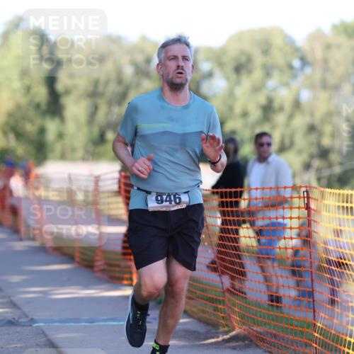07.09.2025 - 19. Norderstedt Triathlon Michael Strokosch http://msf.ph/oto/8817045 07.09.2025 16:35:53 Laufen 376, 482, 924, 946, 1588 meine-sportfotos.de
