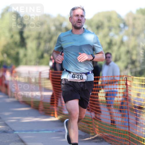 07.09.2025 - 19. Norderstedt Triathlon Michael Strokosch http://msf.ph/oto/8817049 07.09.2025 16:35:53 Laufen 376, 482, 924, 946, 1588 meine-sportfotos.de