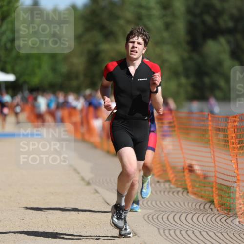 07.09.2025 - 19. Norderstedt Triathlon Michael Strokosch http://msf.ph/oto/8817145 07.09.2025 11:48:00 Laufen 185, 784, 1177, 1199 meine-sportfotos.de