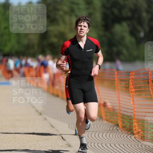 07.09.2025 - 19. Norderstedt Triathlon Michael Strokosch http://msf.ph/oto/8817148 07.09.2025 11:48:00 Laufen 185, 784, 1177, 1199 meine-sportfotos.de