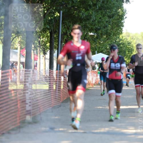 07.09.2025 - 19. Norderstedt Triathlon Michael Strokosch http://msf.ph/oto/8817172 07.09.2025 16:36:40 Laufen 445, 950, 1571, 1574, 1579 meine-sportfotos.de