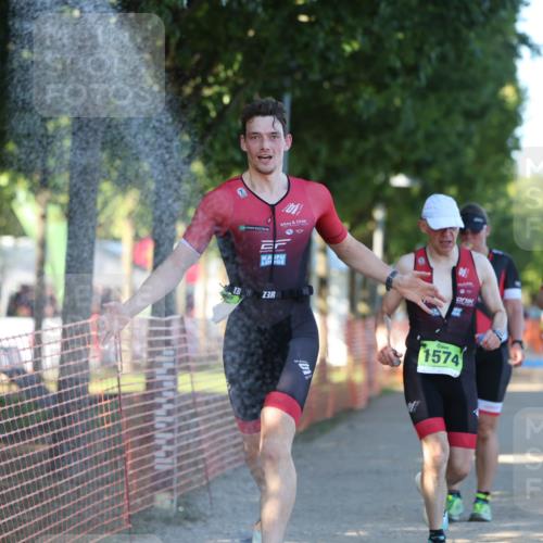 07.09.2025 - 19. Norderstedt Triathlon Michael Strokosch http://msf.ph/oto/8817181 07.09.2025 16:36:41 Laufen 445, 950, 1084, 1571, 1574, 1579 meine-sportfotos.de