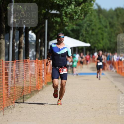 07.09.2025 - 19. Norderstedt Triathlon Michael Strokosch http://msf.ph/oto/8817206 07.09.2025 11:48:21 Laufen 749 meine-sportfotos.de