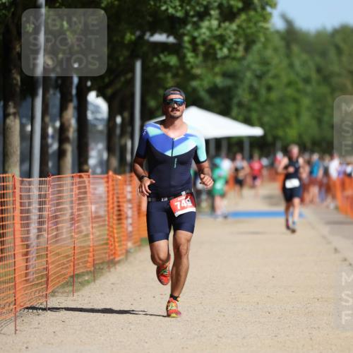 07.09.2025 - 19. Norderstedt Triathlon Michael Strokosch http://msf.ph/oto/8817211 07.09.2025 11:48:21 Laufen 749 meine-sportfotos.de