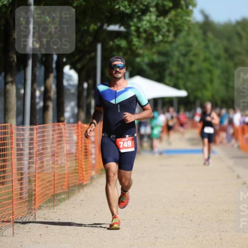 07.09.2025 - 19. Norderstedt Triathlon Michael Strokosch http://msf.ph/oto/8817213 07.09.2025 11:48:22 Laufen 749 meine-sportfotos.de