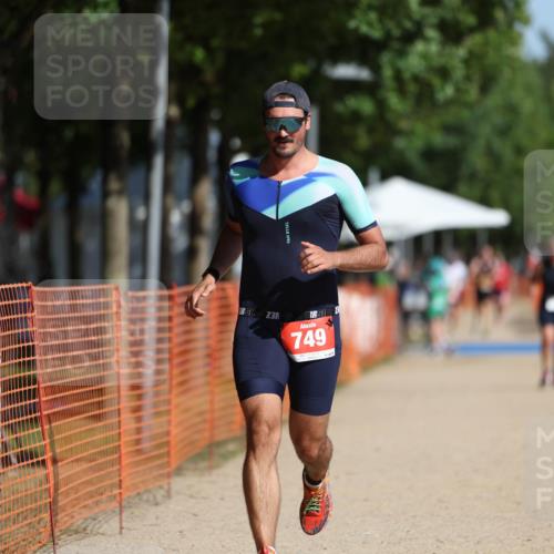 07.09.2025 - 19. Norderstedt Triathlon Michael Strokosch http://msf.ph/oto/8817239 07.09.2025 11:48:23 Laufen 749 meine-sportfotos.de
