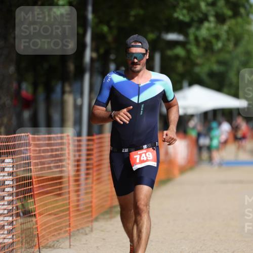 07.09.2025 - 19. Norderstedt Triathlon Michael Strokosch http://msf.ph/oto/8817245 07.09.2025 11:48:23 Laufen 749 meine-sportfotos.de