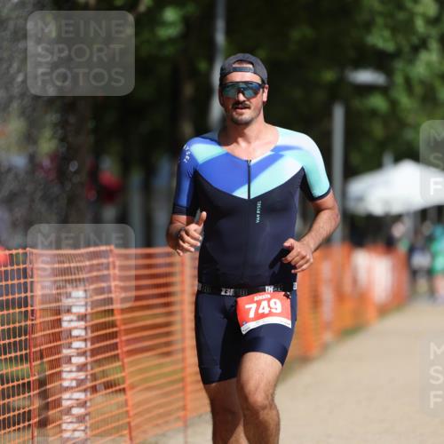07.09.2025 - 19. Norderstedt Triathlon Michael Strokosch http://msf.ph/oto/8817256 07.09.2025 11:48:24 Laufen 749 meine-sportfotos.de