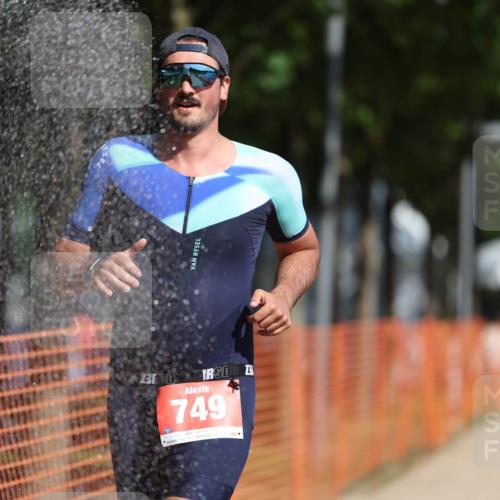 07.09.2025 - 19. Norderstedt Triathlon Michael Strokosch http://msf.ph/oto/8817270 07.09.2025 11:48:25 Laufen 749 meine-sportfotos.de