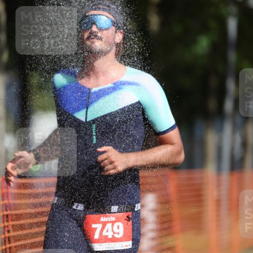 07.09.2025 - 19. Norderstedt Triathlon Michael Strokosch http://msf.ph/oto/8817285 07.09.2025 11:48:25 Laufen 749 meine-sportfotos.de