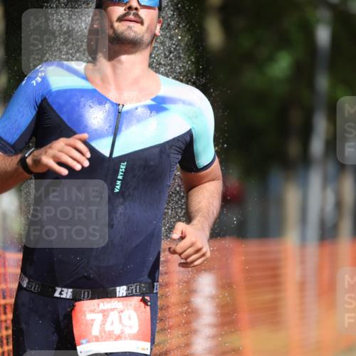 07.09.2025 - 19. Norderstedt Triathlon Michael Strokosch http://msf.ph/oto/8817292 07.09.2025 11:48:26 Laufen 749 meine-sportfotos.de