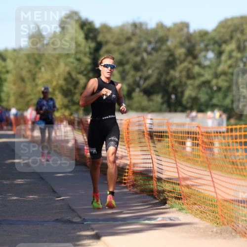 07.09.2025 - 19. Norderstedt Triathlon Michael Strokosch http://msf.ph/oto/8817403 07.09.2025 15:39:17 Laufen 469, 1439, 1480 meine-sportfotos.de