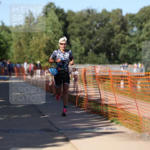 07.09.2025 - 19. Norderstedt Triathlon Michael Strokosch http://msf.ph/oto/8817441 07.09.2025 15:39:21 Laufen 469, 1439, 1500 meine-sportfotos.de
