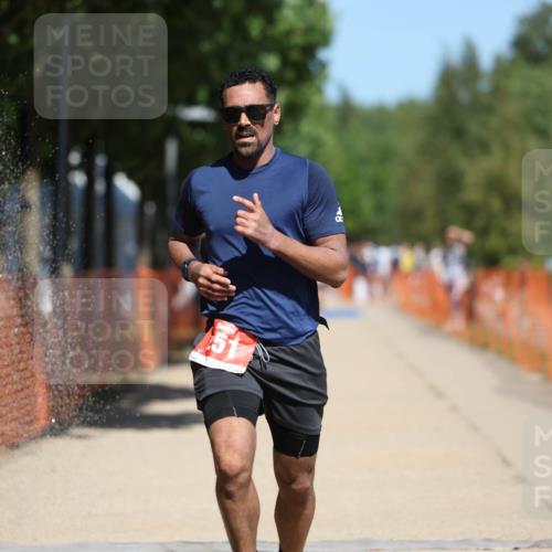 07.09.2025 - 19. Norderstedt Triathlon Michael Strokosch http://msf.ph/oto/8817454 07.09.2025 12:58:25 Laufen 194, 227, 251 meine-sportfotos.de
