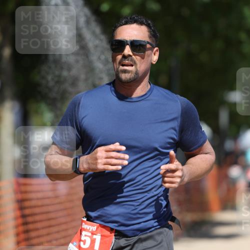 07.09.2025 - 19. Norderstedt Triathlon Michael Strokosch http://msf.ph/oto/8817482 07.09.2025 12:58:26 Laufen 194, 227, 251 meine-sportfotos.de