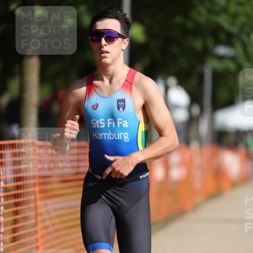 07.09.2025 - 19. Norderstedt Triathlon Michael Strokosch http://msf.ph/oto/8817678 07.09.2025 10:48:44 Laufen 71, 654 meine-sportfotos.de