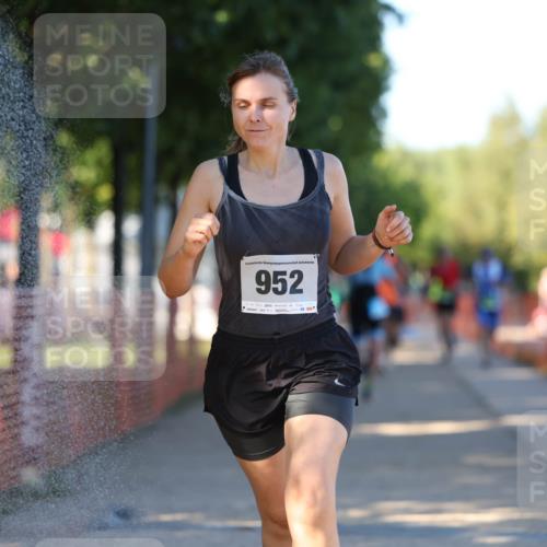 07.09.2025 - 19. Norderstedt Triathlon Michael Strokosch http://msf.ph/oto/8817720 07.09.2025 16:38:39 Laufen 883, 933, 952, 1044, 1625 meine-sportfotos.de