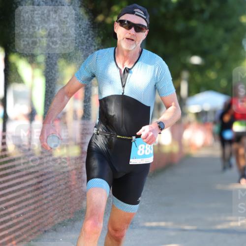 07.09.2025 - 19. Norderstedt Triathlon Michael Strokosch http://msf.ph/oto/8817759 07.09.2025 16:38:45 Laufen 432, 883, 929, 933, 1044, 1475, 1562, 1585 meine-sportfotos.de
