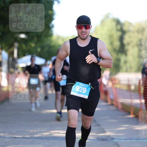07.09.2025 - 19. Norderstedt Triathlon Michael Strokosch http://msf.ph/oto/8817778 07.09.2025 16:38:49 Laufen 432, 929, 933, 957, 1475, 1562, 1585 meine-sportfotos.de