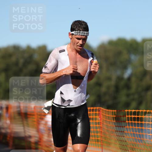 07.09.2025 - 19. Norderstedt Triathlon Michael Strokosch http://msf.ph/oto/8818108 07.09.2025 15:41:50 Laufen 1414, 1501 meine-sportfotos.de