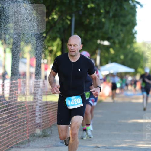 07.09.2025 - 19. Norderstedt Triathlon Michael Strokosch http://msf.ph/oto/8818203 07.09.2025 16:40:37 Laufen 1054, 1102, 1400, 1420 meine-sportfotos.de