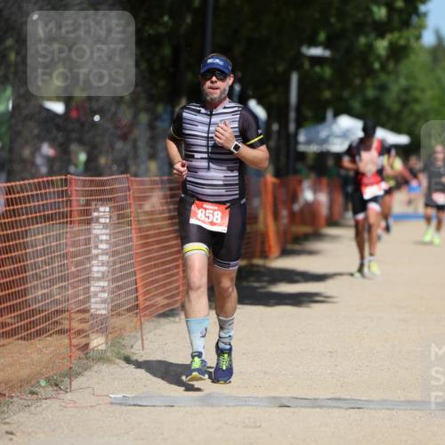 07.09.2025 - 19. Norderstedt Triathlon Michael Strokosch http://msf.ph/oto/8818382 07.09.2025 13:00:08 Laufen 695, 858, 1263, 1370 meine-sportfotos.de