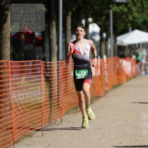 07.09.2025 - 19. Norderstedt Triathlon Michael Strokosch http://msf.ph/oto/8818401 07.09.2025 10:49:52 Laufen 92, 664, 1118 meine-sportfotos.de