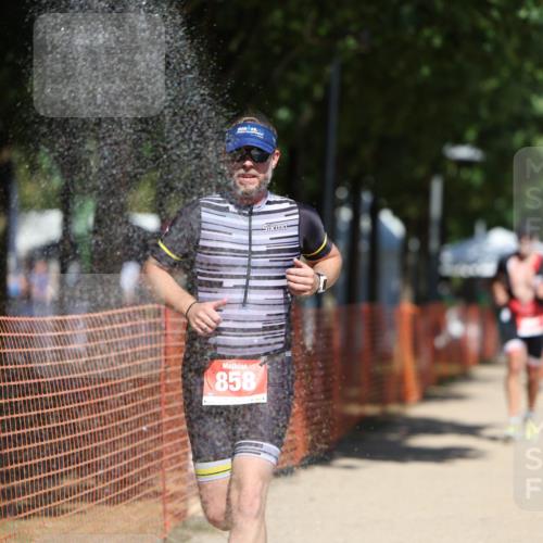 07.09.2025 - 19. Norderstedt Triathlon Michael Strokosch http://msf.ph/oto/8818404 07.09.2025 13:00:10 Laufen 695, 858, 1342 meine-sportfotos.de