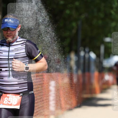 07.09.2025 - 19. Norderstedt Triathlon Michael Strokosch http://msf.ph/oto/8818433 07.09.2025 13:00:11 Laufen 695, 858, 1247, 1342 meine-sportfotos.de