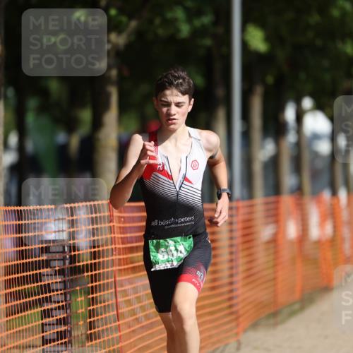 07.09.2025 - 19. Norderstedt Triathlon Michael Strokosch http://msf.ph/oto/8818435 07.09.2025 10:49:53 Laufen 92, 664, 1118 meine-sportfotos.de