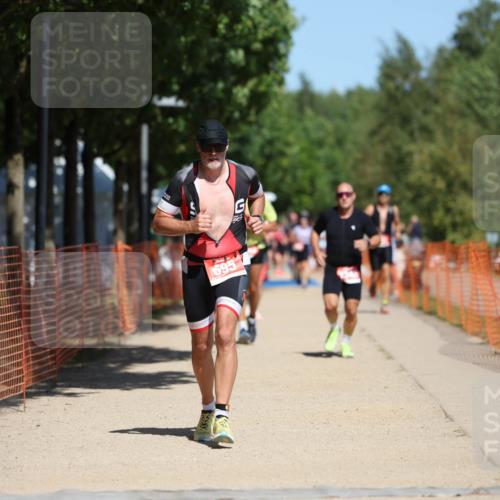 07.09.2025 - 19. Norderstedt Triathlon Michael Strokosch http://msf.ph/oto/8818465 07.09.2025 13:00:13 Laufen 695, 858, 1247, 1342 meine-sportfotos.de