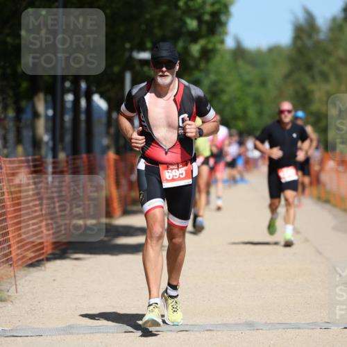07.09.2025 - 19. Norderstedt Triathlon Michael Strokosch http://msf.ph/oto/8818489 07.09.2025 13:00:14 Laufen 695, 858, 1247, 1342 meine-sportfotos.de
