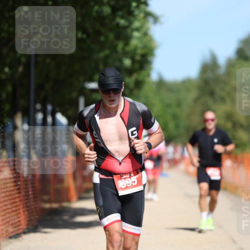07.09.2025 - 19. Norderstedt Triathlon Michael Strokosch http://msf.ph/oto/8818507 07.09.2025 13:00:15 Laufen 695, 820, 1247, 1322, 1342 meine-sportfotos.de