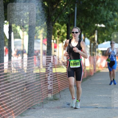 07.09.2025 - 19. Norderstedt Triathlon Michael Strokosch http://msf.ph/oto/8818508 07.09.2025 16:42:12 Laufen 461, 1056, 1098 meine-sportfotos.de