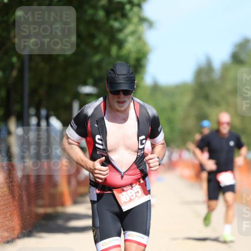 07.09.2025 - 19. Norderstedt Triathlon Michael Strokosch http://msf.ph/oto/8818518 07.09.2025 13:00:16 Laufen 695, 820, 1247, 1322, 1342 meine-sportfotos.de