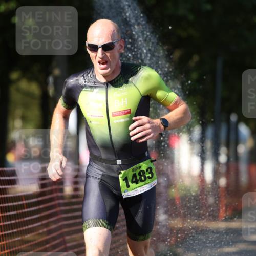 07.09.2025 - 19. Norderstedt Triathlon Michael Strokosch http://msf.ph/oto/8818662 07.09.2025 15:43:28 Laufen 450, 1483, 1488 meine-sportfotos.de