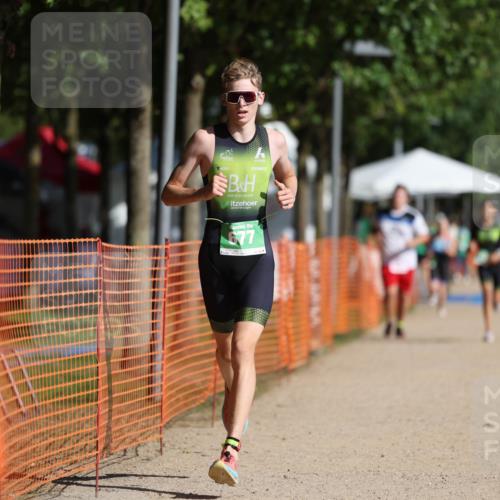 07.09.2025 - 19. Norderstedt Triathlon Michael Strokosch http://msf.ph/oto/8818702 07.09.2025 10:50:20 Laufen 677 meine-sportfotos.de