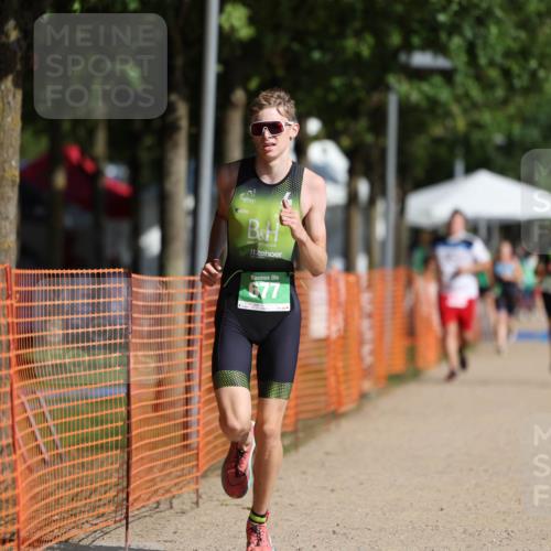 07.09.2025 - 19. Norderstedt Triathlon Michael Strokosch http://msf.ph/oto/8818707 07.09.2025 10:50:20 Laufen 677 meine-sportfotos.de