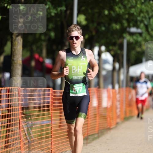 07.09.2025 - 19. Norderstedt Triathlon Michael Strokosch http://msf.ph/oto/8818718 07.09.2025 10:50:21 Laufen 677 meine-sportfotos.de