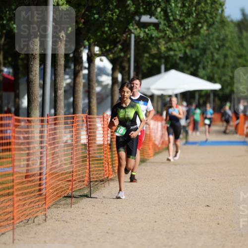 07.09.2025 - 19. Norderstedt Triathlon Michael Strokosch http://msf.ph/oto/8818744 07.09.2025 10:50:24 Laufen 110, 677 meine-sportfotos.de