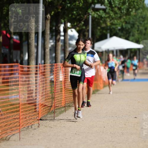 07.09.2025 - 19. Norderstedt Triathlon Michael Strokosch http://msf.ph/oto/8818755 07.09.2025 10:50:25 Laufen 110, 677, 1126 meine-sportfotos.de