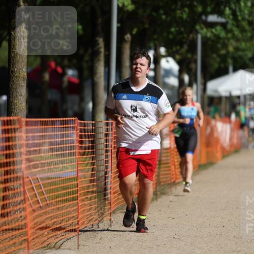 07.09.2025 - 19. Norderstedt Triathlon Michael Strokosch http://msf.ph/oto/8818786 07.09.2025 10:50:29 Laufen 67, 110, 1126 meine-sportfotos.de