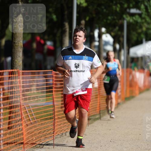 07.09.2025 - 19. Norderstedt Triathlon Michael Strokosch http://msf.ph/oto/8818795 07.09.2025 10:50:30 Laufen 67, 110, 1126 meine-sportfotos.de
